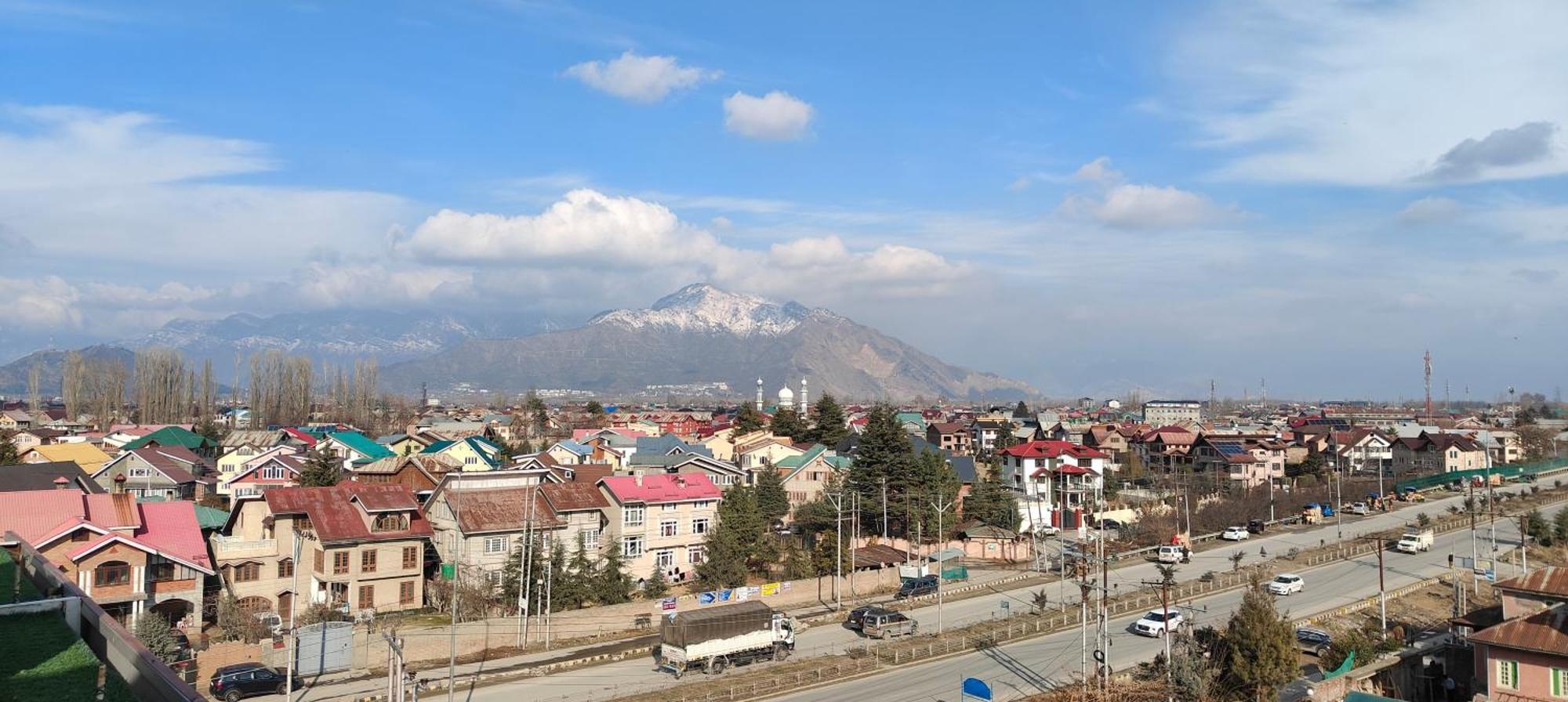 Arco Hotels And Resorts Srinagar Exterior photo